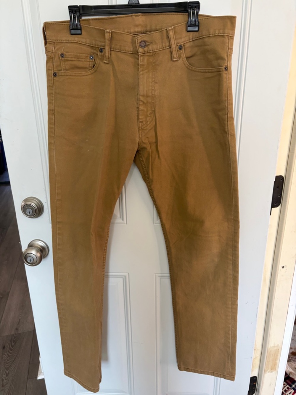 Levi's 513 Straight Pants in Tan
